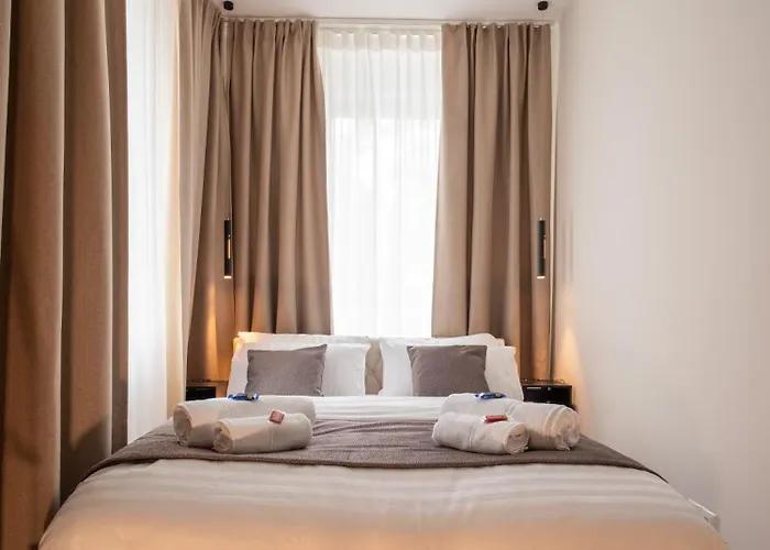 Apartment Frankfurt 4 Bedrooms 8 Guests Group *