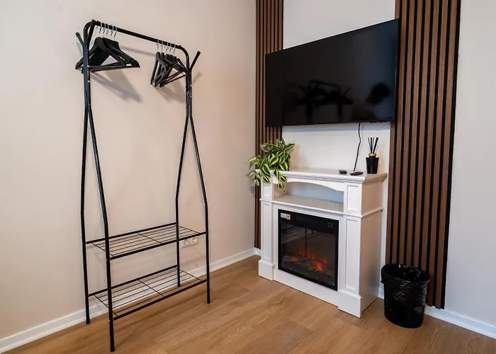 Apartment Frankfurt 4 Bedrooms 8 Guests Group *