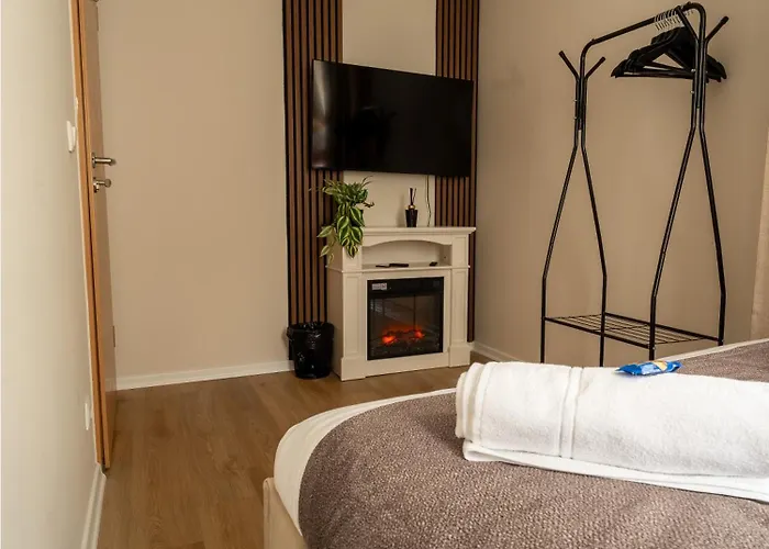 Apartment Frankfurt 4 Bedrooms 8 Guests Group *